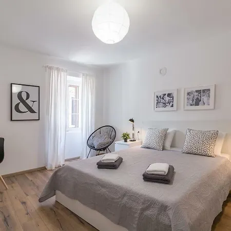 Nonna Mara - Old Town Apartman *